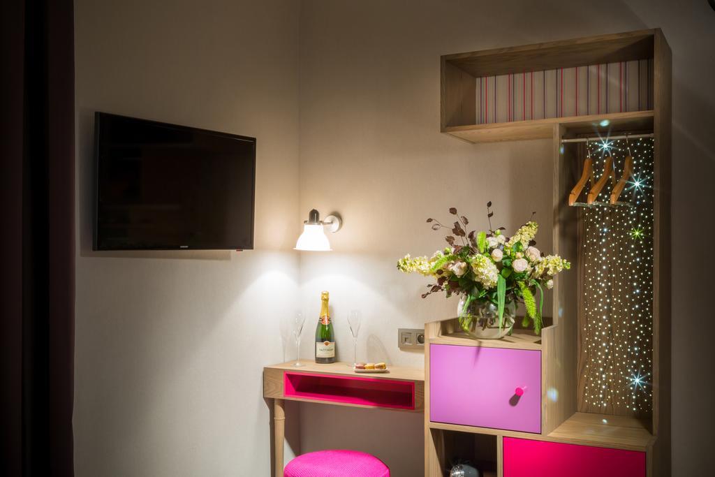 Hotel La Parizienne Екстер'єр фото